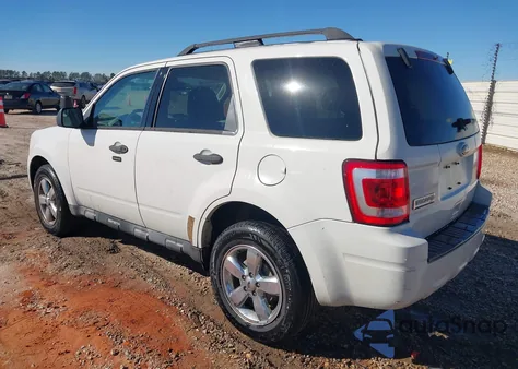 2011 Ford Escape Xlt z USA, uszkodzony, nr VIN 1FMCU0D70BKA06540